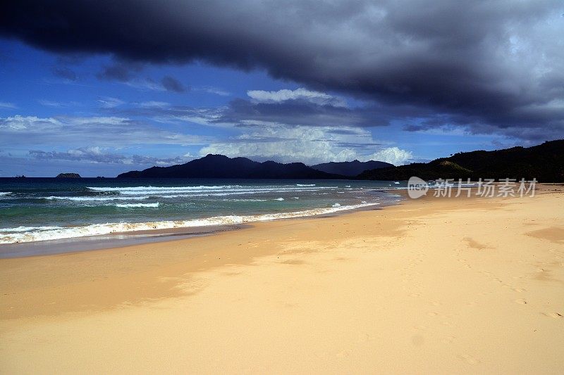 Duli海滩，El Nido，巴拉望岛